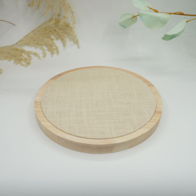 Conjunto redondo de tres piezas de lino pastoral RY0313015