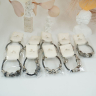pulseras vie or de cuero negro con cuentas metálicas 12 uds I27