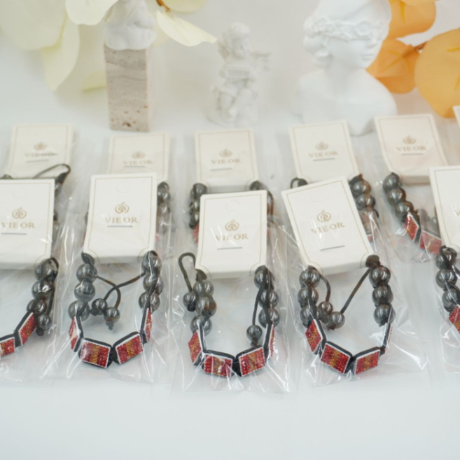 PulserasVie Oron cuentas negras y apliques rojos 12 uds - I35