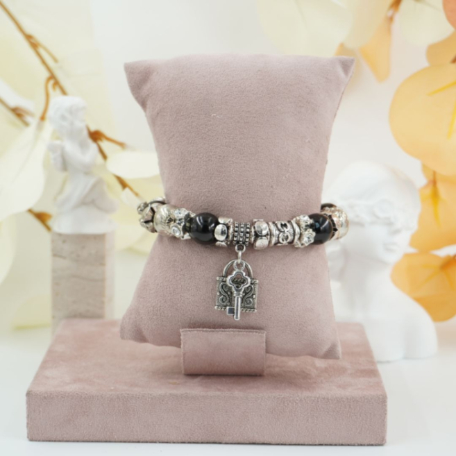 Pulseras Vie Or  con perlas sintéticas y candado 12 uds - I36